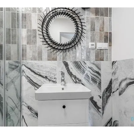 Crocus - 15 Minutes To Old Town Kwatera prywatna *