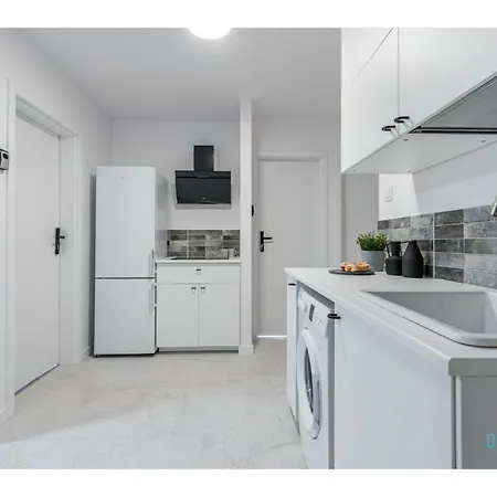 Crocus - 15 Minutes To Old Town * Gdańsk